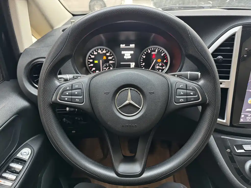 Mercedes-Benz Vito 2021 — фото 17