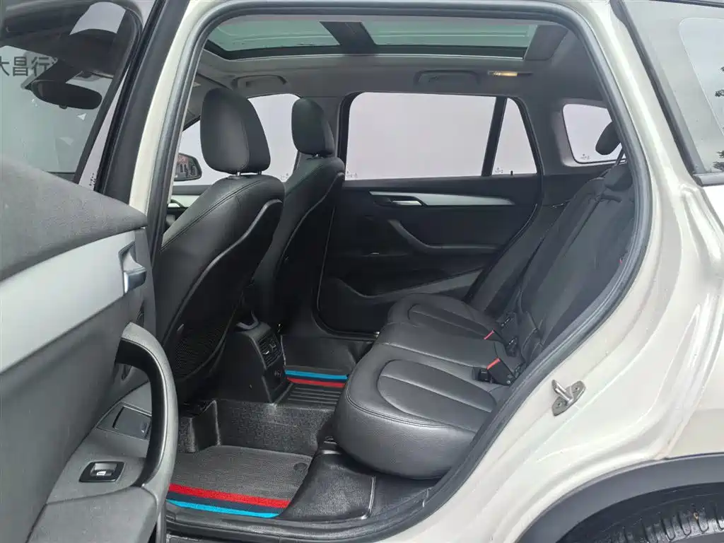 BMW X1 2017 — фото 12