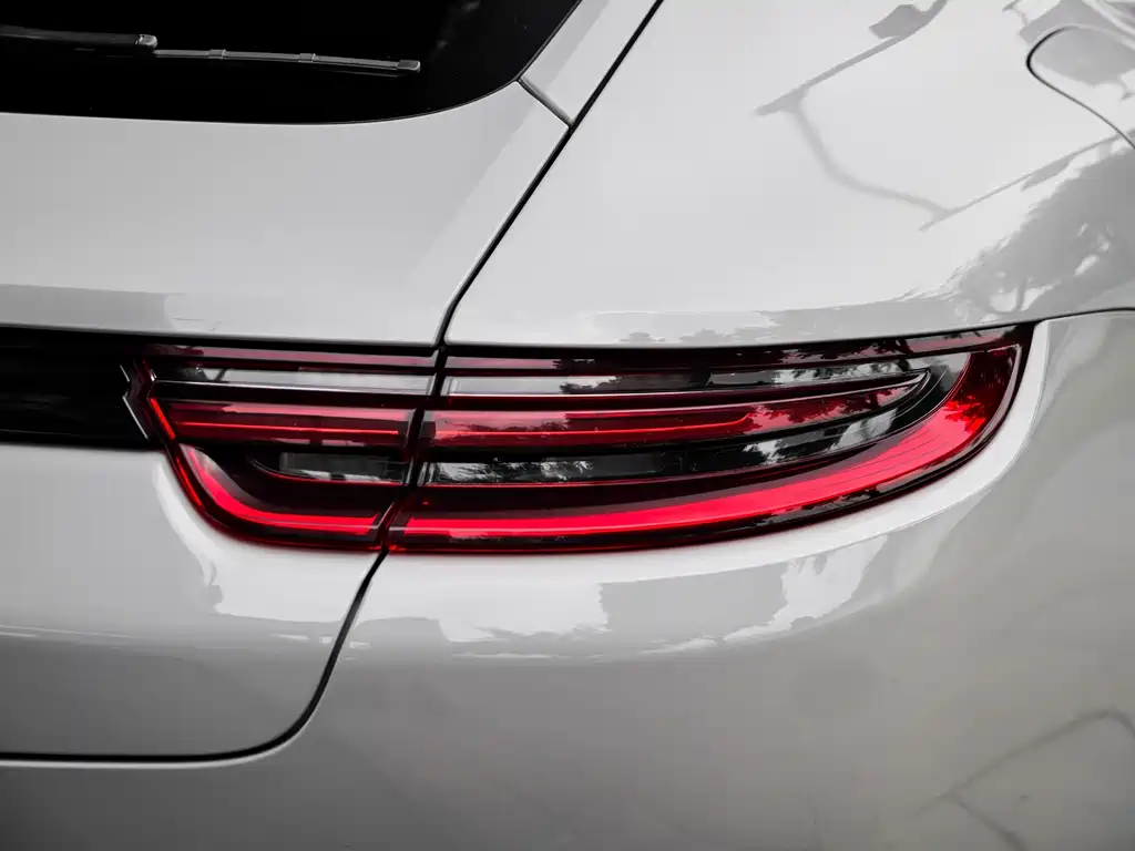 Porsche Panamera 2018 — фото 21