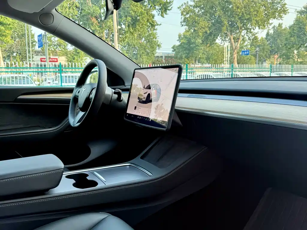 Tesla Model Y 2023 — фото 10