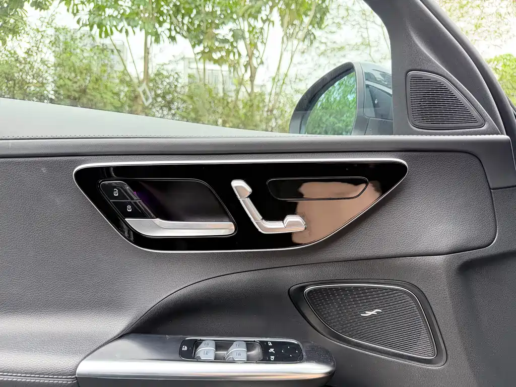 Mercedes-Benz C-Class 2024 — фото 14