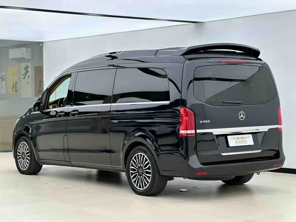 Mercedes-Benz V-Class 2018 — фото 8