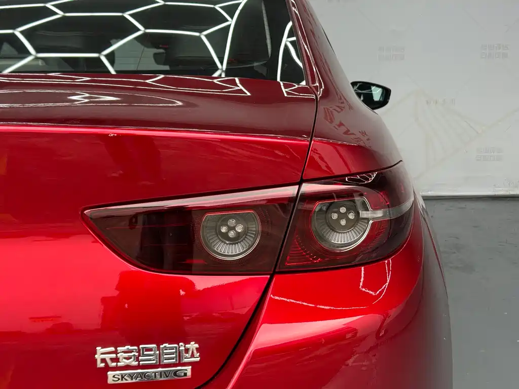 Mazda 3 Axela 2020 — фото 16