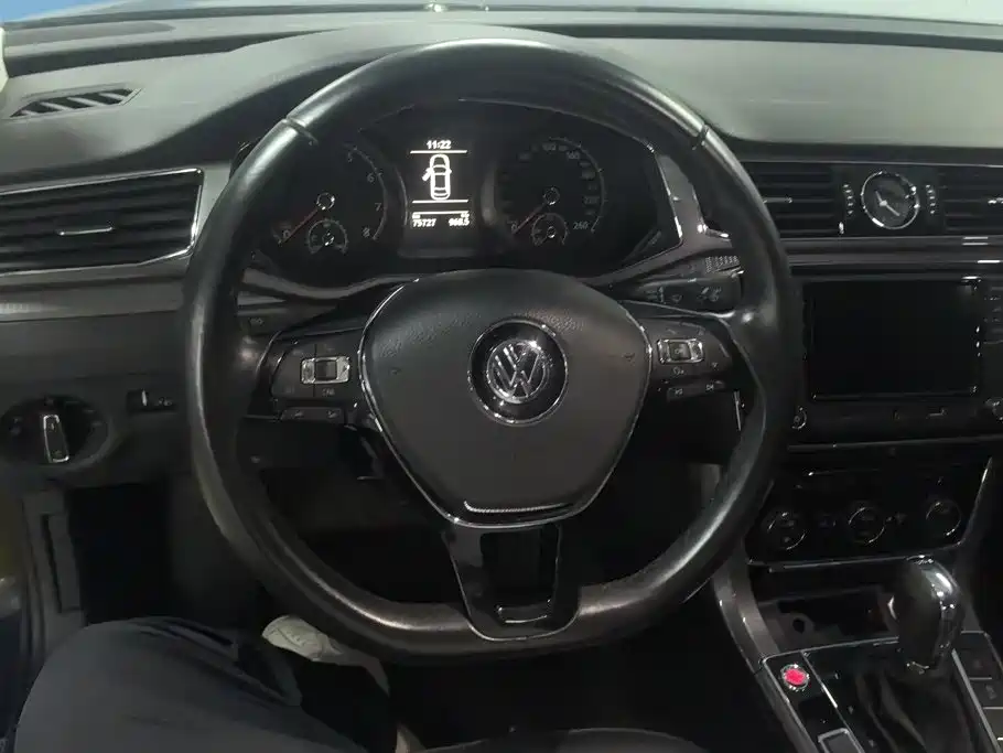 Volkswagen Passat 2018 — фото 15
