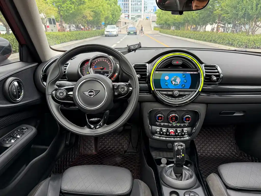 MINI Clubman 2019 — фото 12