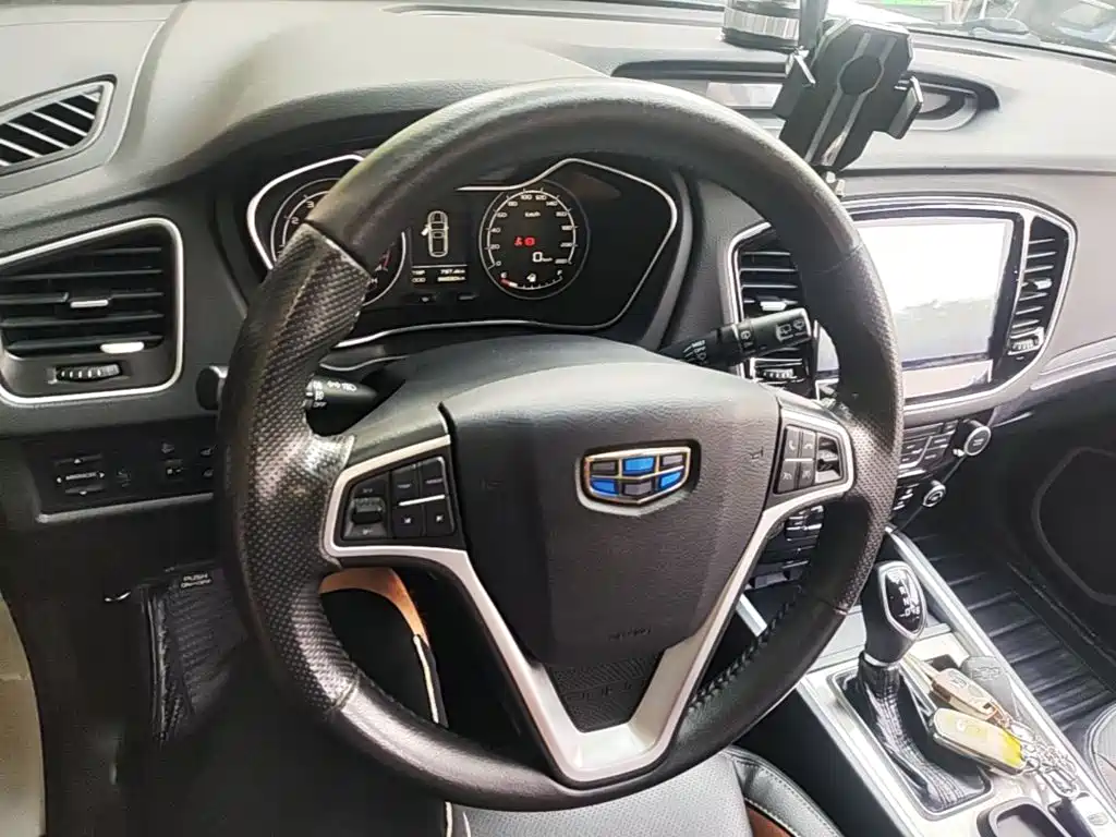 Geely Vision X6 2017 — фото 11