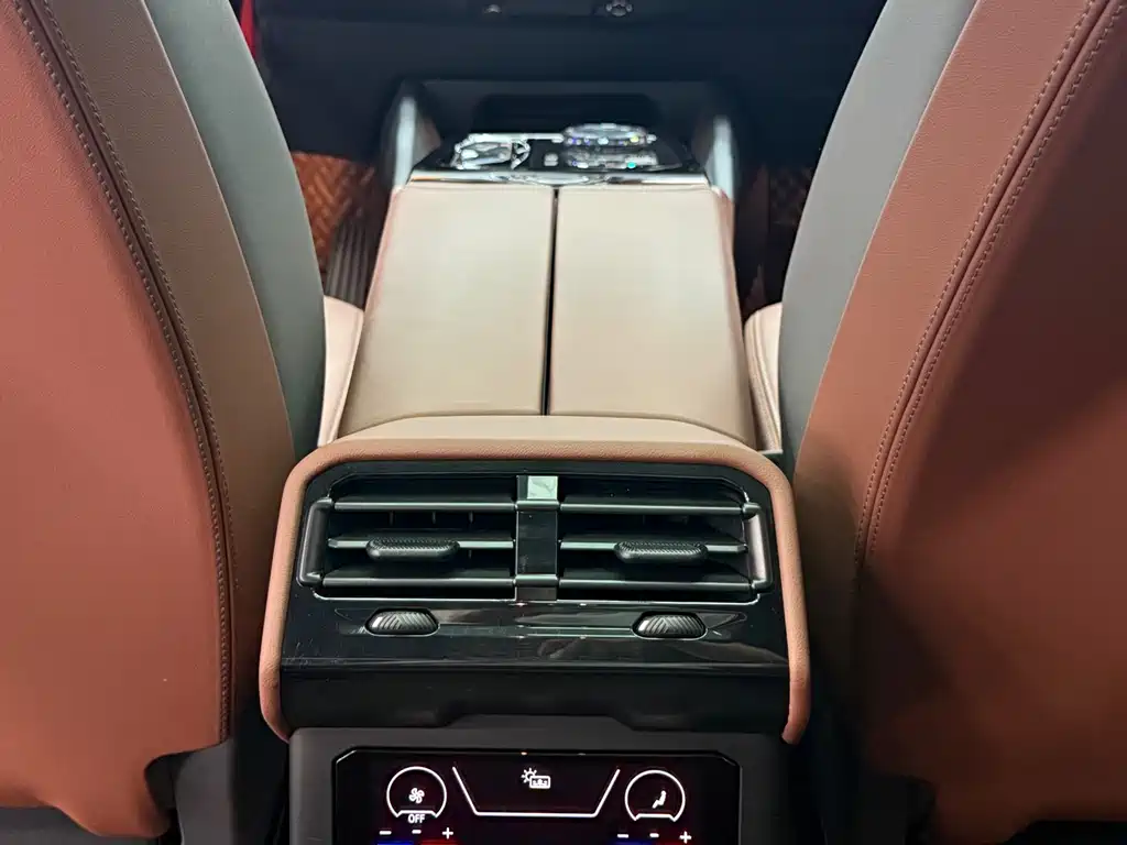 BMW 5 Series 2024 — фото 16