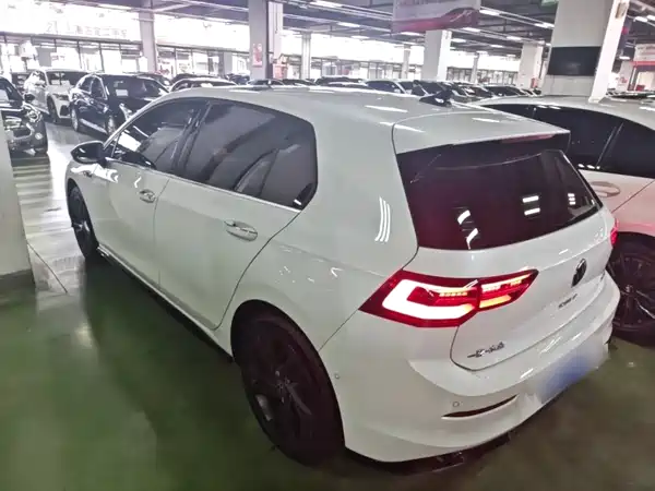 Volkswagen Golf 2021
