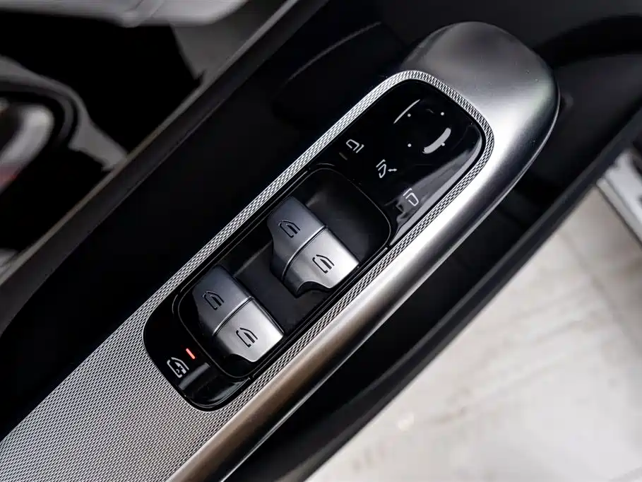Mercedes-Benz GLC AMG 2025 — фото 21