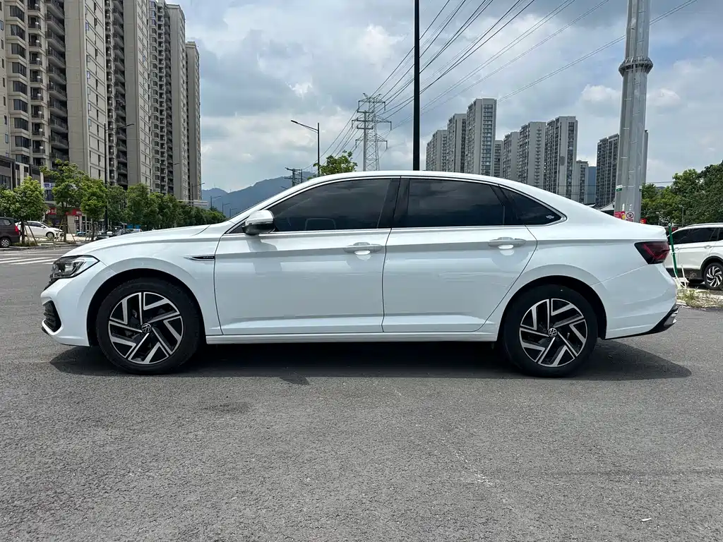 Volkswagen Sagitar 2023