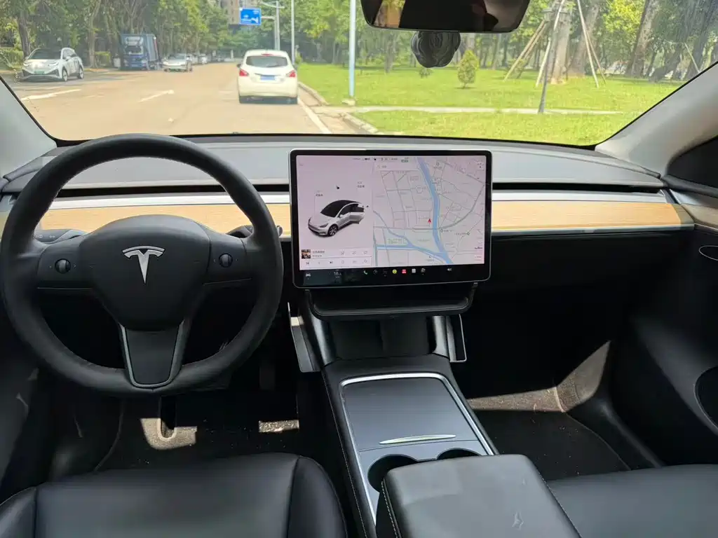 Tesla Model Y 2021 — фото 9