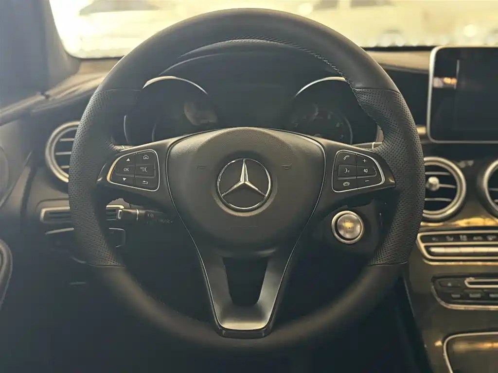 Mercedes-Benz GLC 2018 — фото 8
