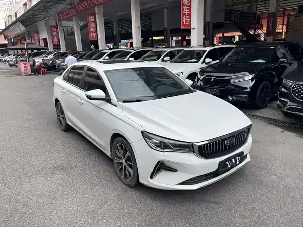 Geely Emgrand 2023