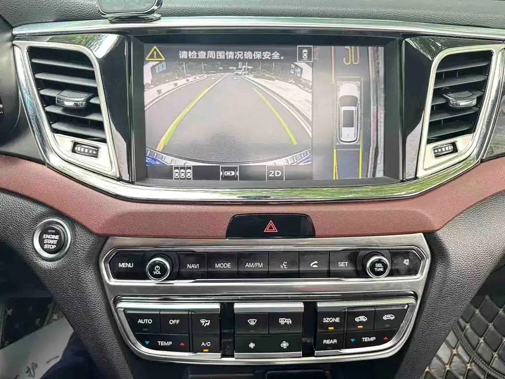 GAC Motor Trumpchi GS8 2017 — фото 15