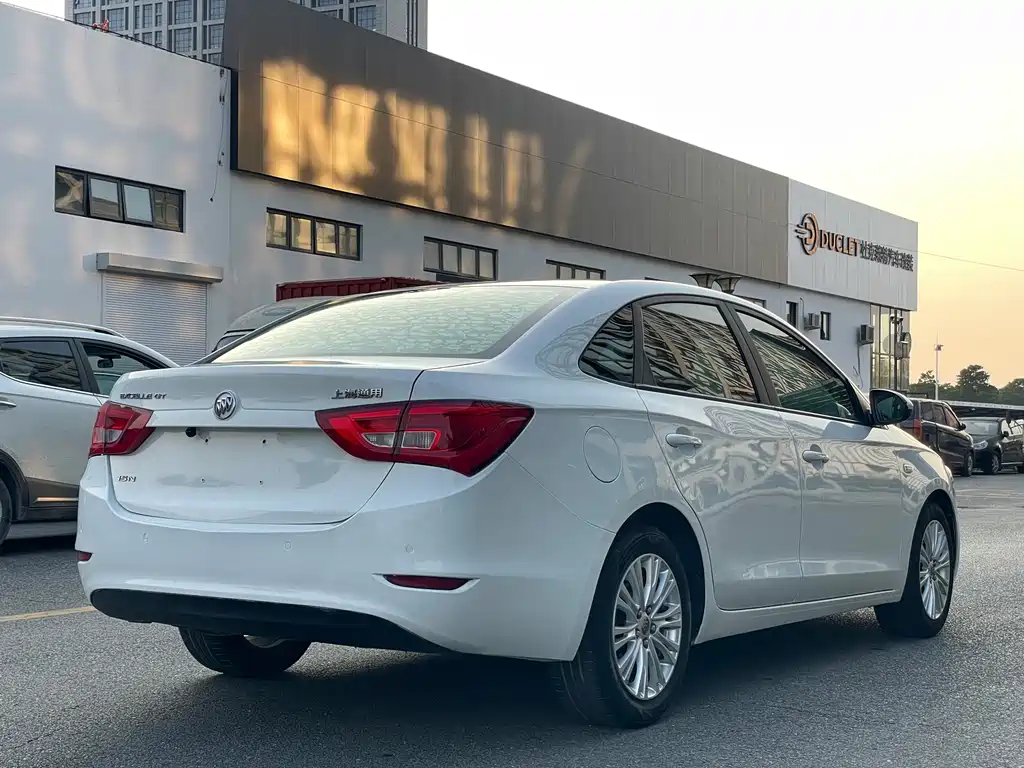 Buick Excelle 2015 — фото 14