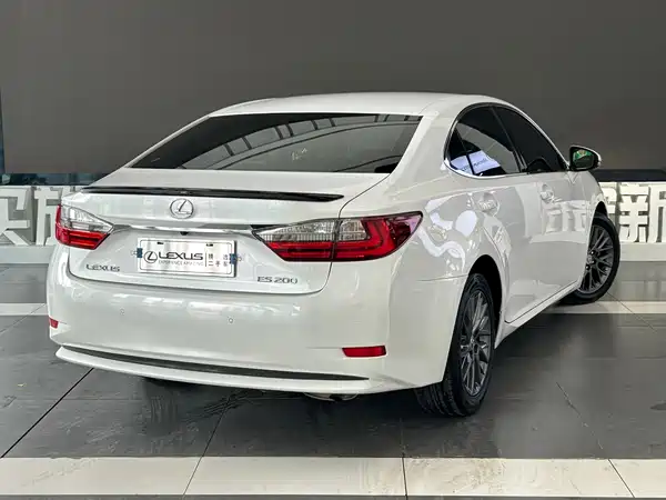 Lexus ES 2018