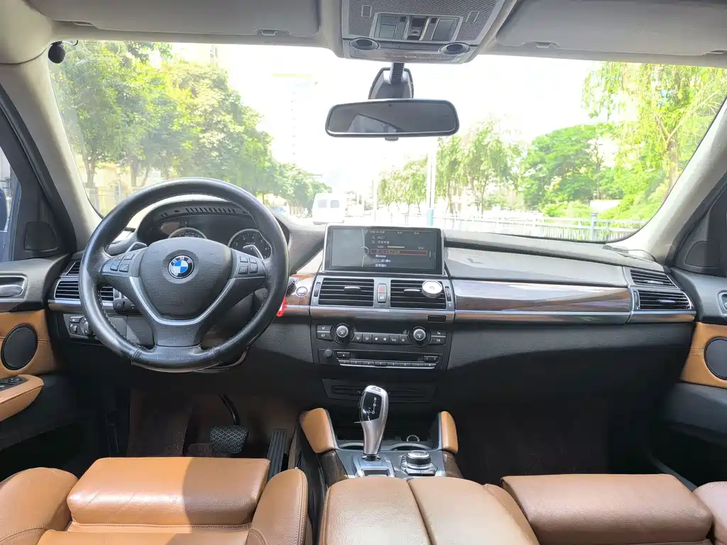 BMW X6 2016 — фото 12