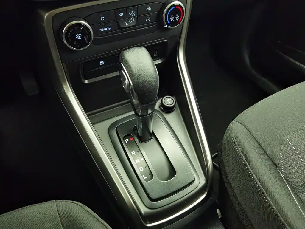 Ford Ecosport 2018 — фото 13
