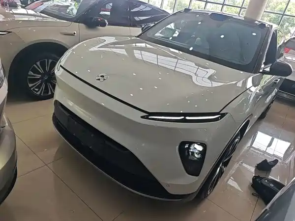 NIO ES8 2024
