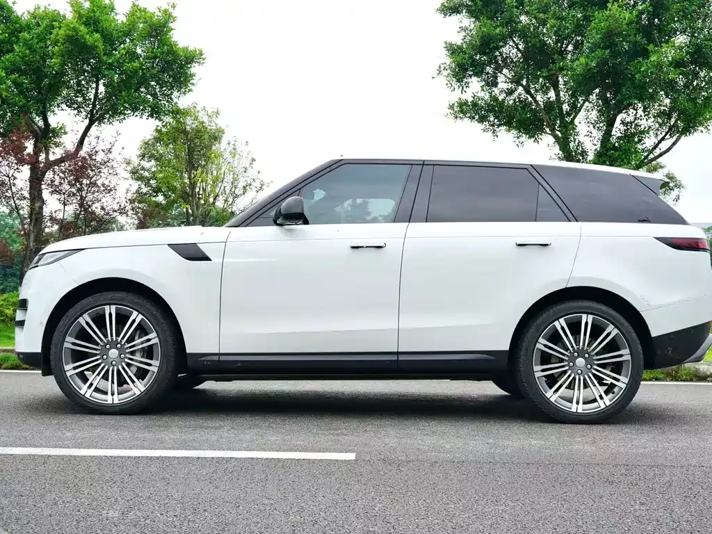 Land Rover Sport 2023 — фото 3