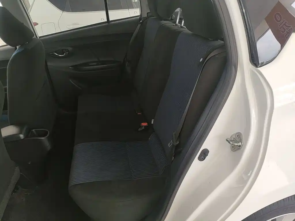 Toyota Yaris L 2016 — фото 17