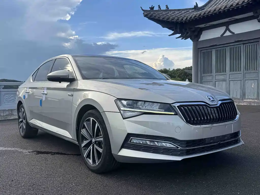 Skoda Superb 2022 — фото 3