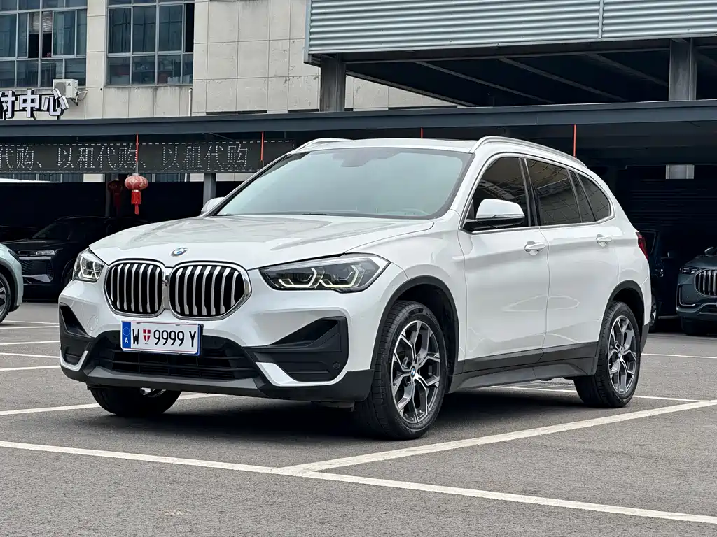 BMW X1 2022 — фото 1