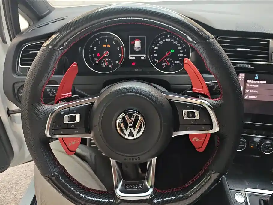 Volkswagen Golf GTI 2016 — фото 15