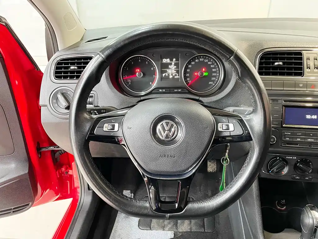 Volkswagen Polo 2017 — фото 23