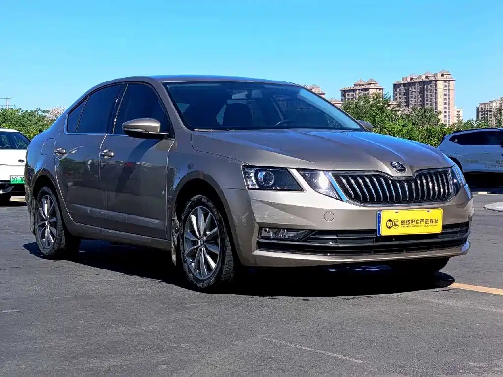 Skoda Octavia 2021 — фото 3