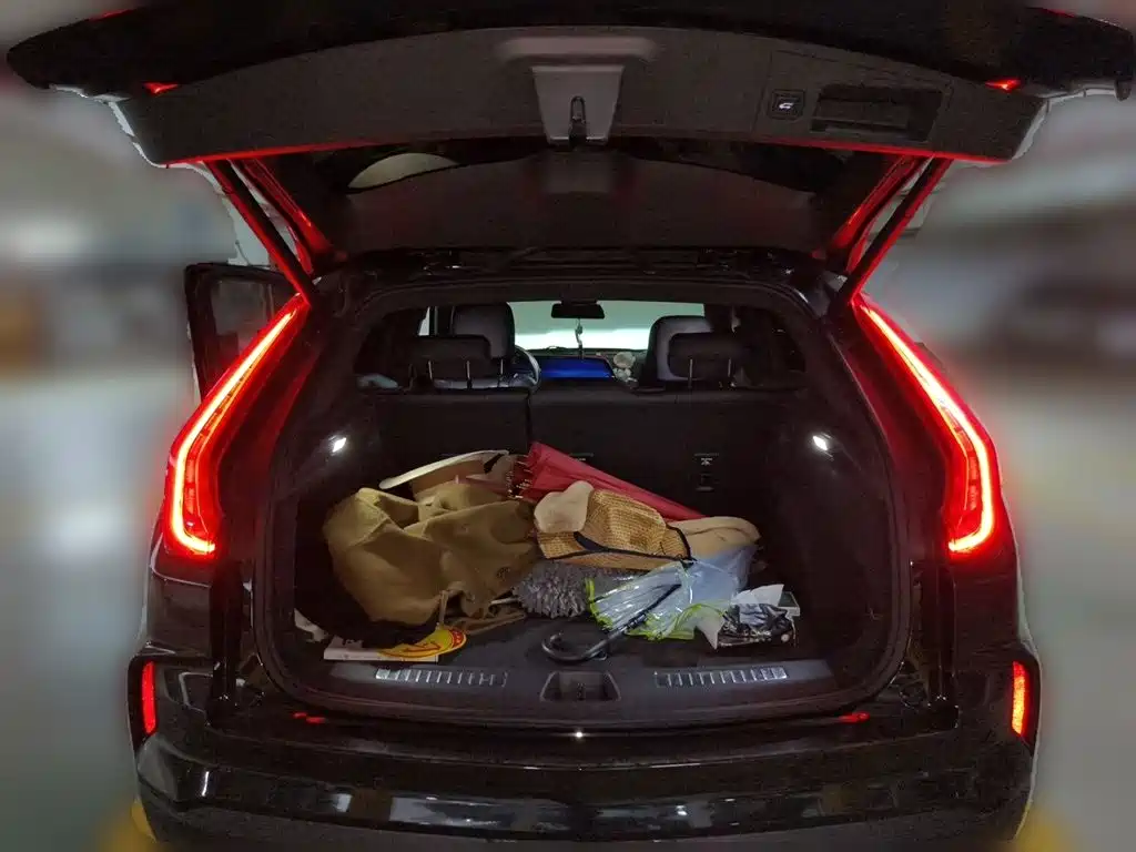 Cadillac XT4 2023 — фото 16