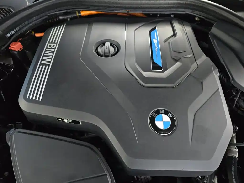 BMW 5 Series New Energy 2021 — фото 15