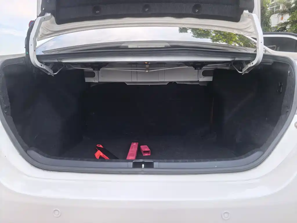 Toyota Corolla 2017 — фото 16