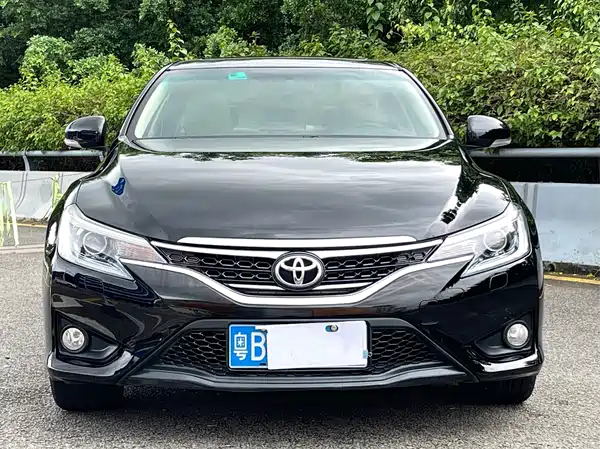 Toyota Reiz 2015