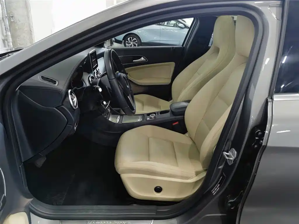 Mercedes-Benz GLA 2015 — фото 10