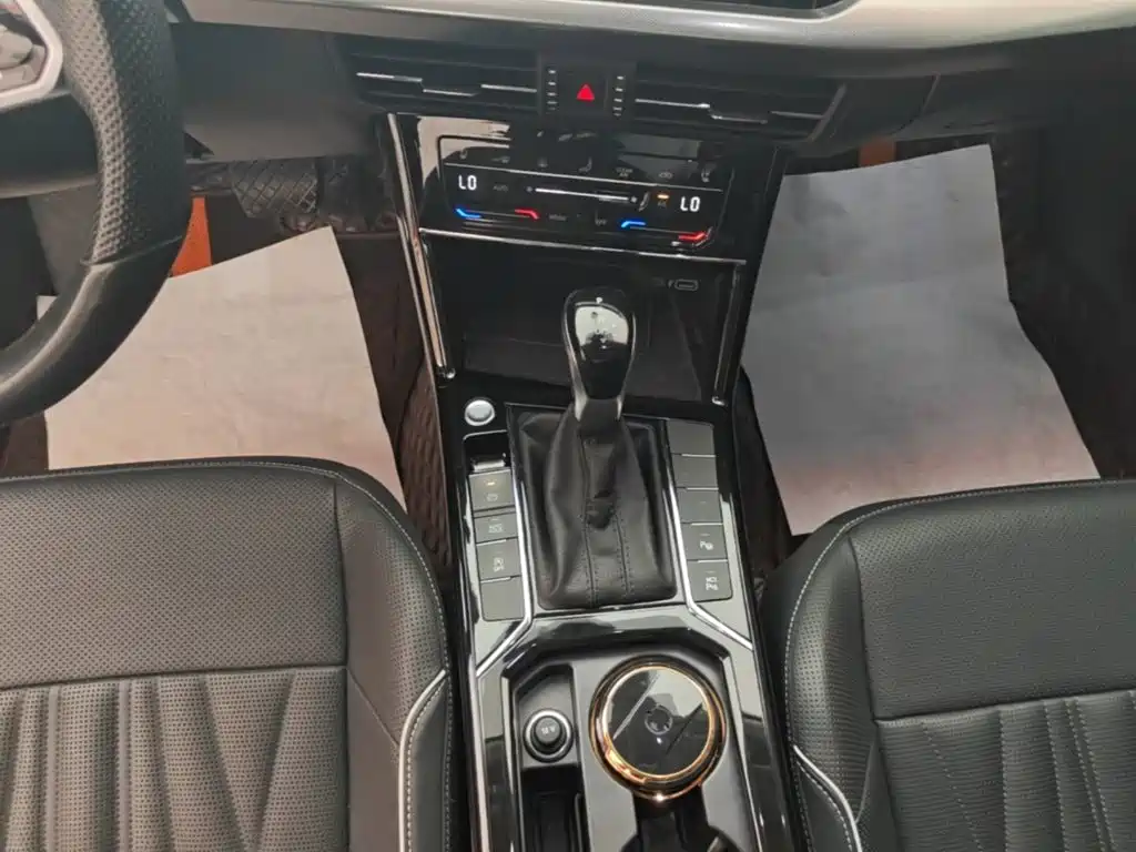 Volkswagen Passat 2023 — фото 14