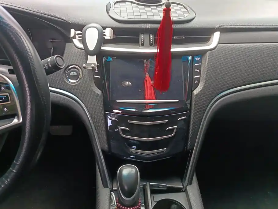Cadillac XTS 2018 — фото 13