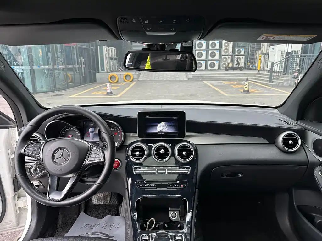 Mercedes-Benz GLC 2017 — фото 11