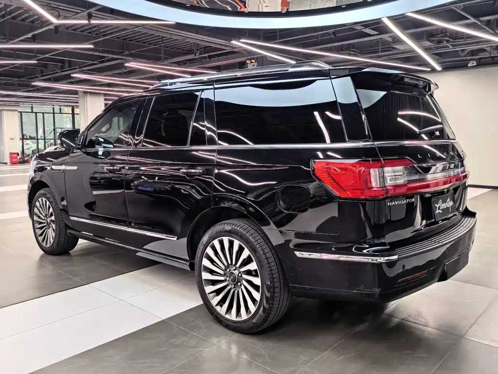Lincoln Navigator 2021 — фото 4