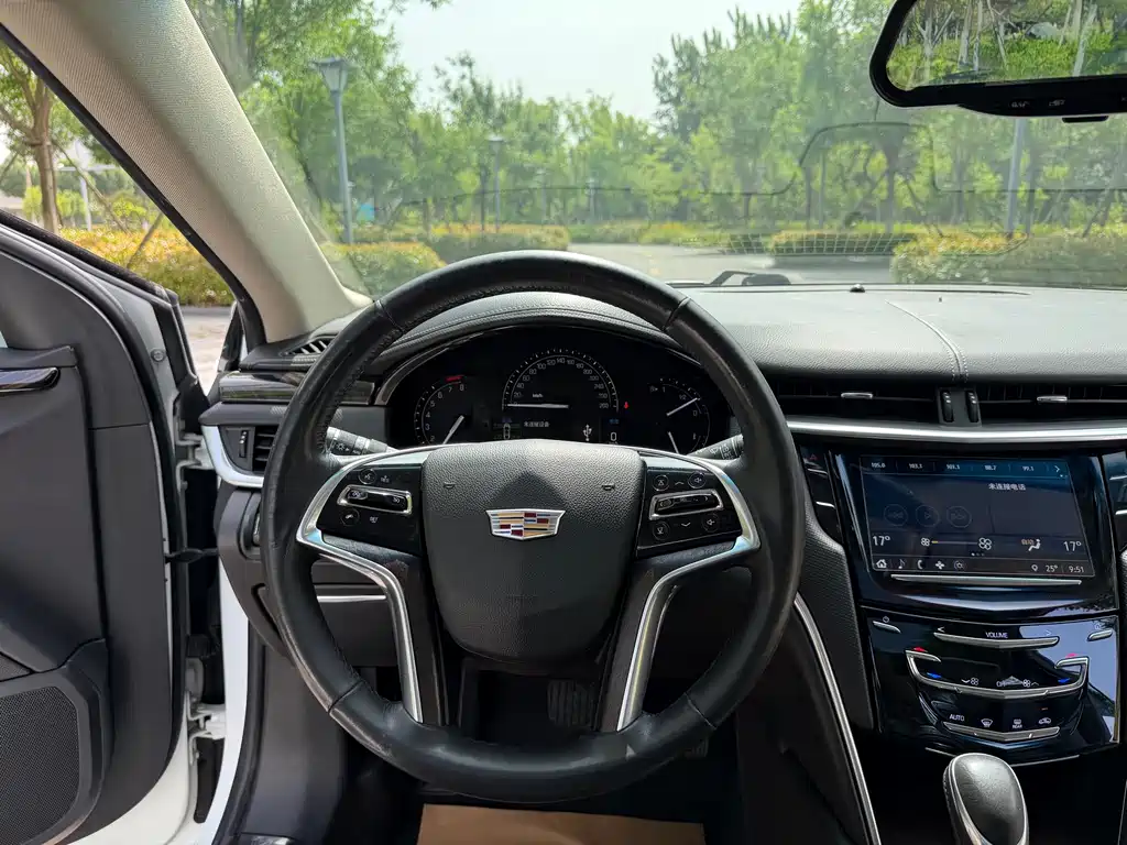 Cadillac XTS 2018 — фото 16