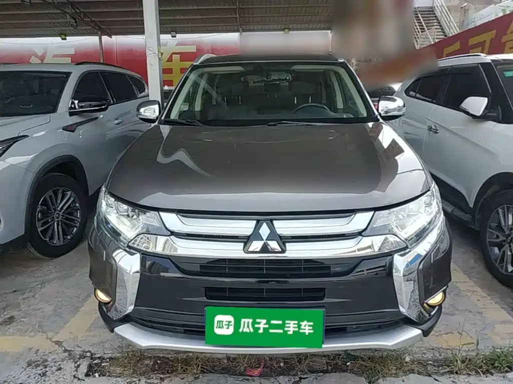 Mitsubishi Outlander 2016 — фото 3