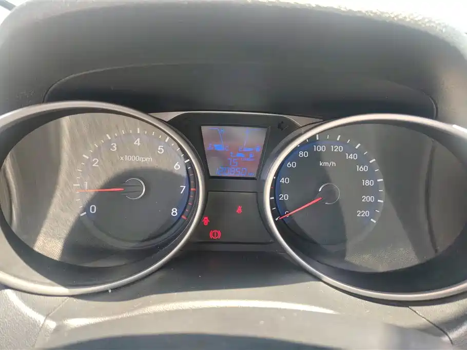 Hyundai ix35 2015 — фото 14