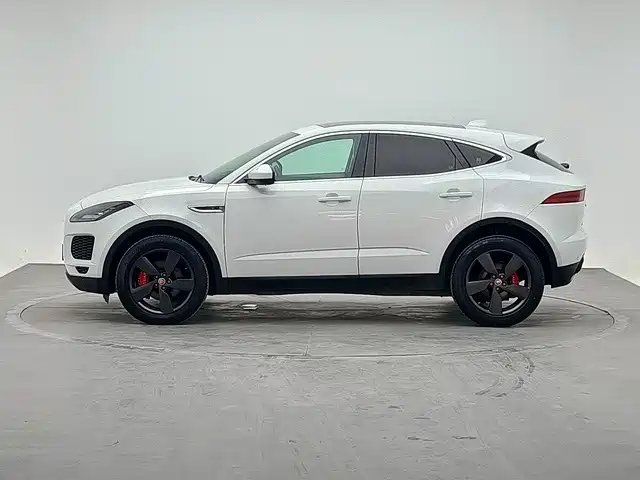 Jaguar E-PACE 2021 — фото 3