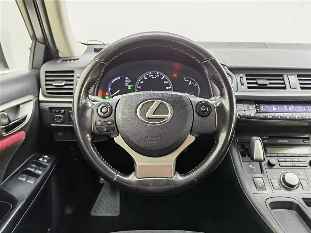 Lexus CT 2020 — фото 11