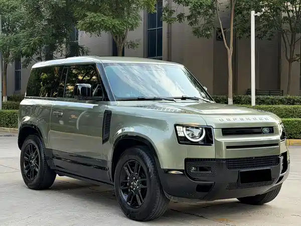 Land Rover Defender 2021