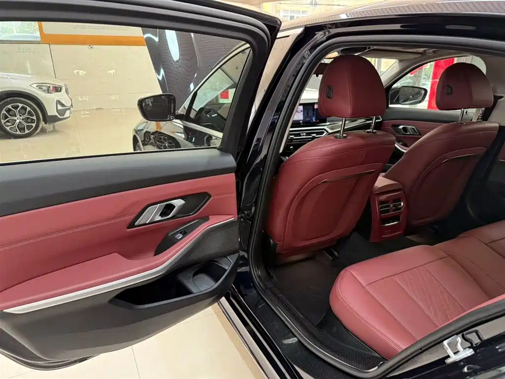 BMW 3 Series 2023 — фото 17