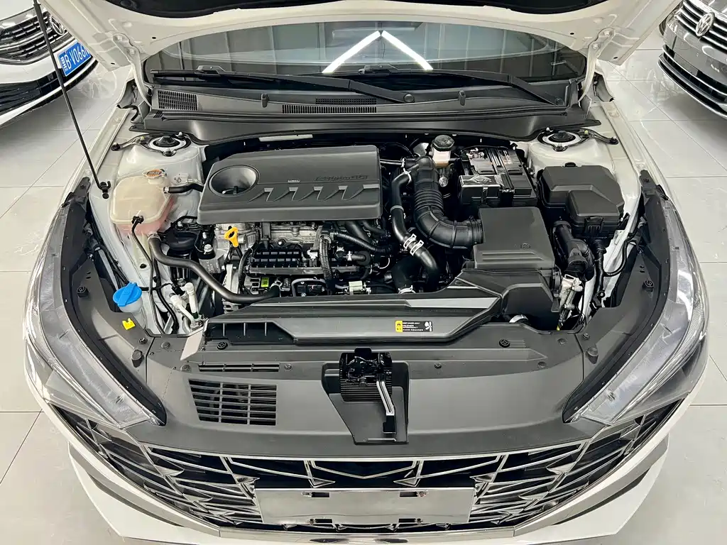 Hyundai Elantra 2022 — фото 11