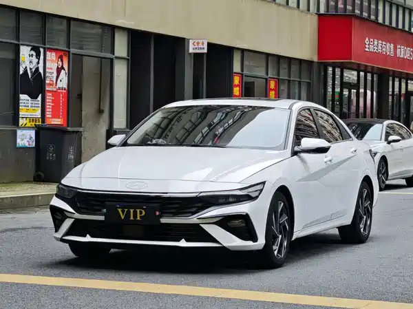 Hyundai Elantra 2025