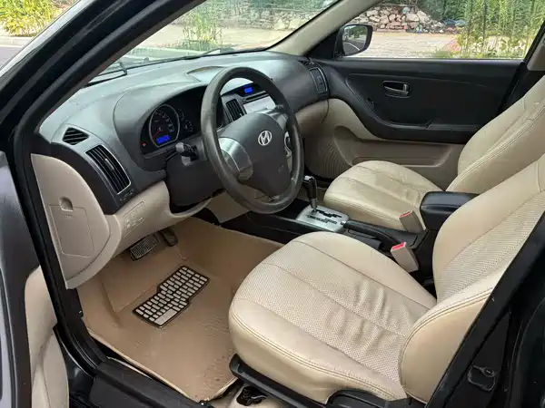 Hyundai Yuedong 2012