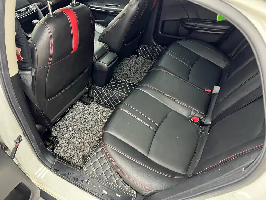 Honda Civic 2019 — фото 11